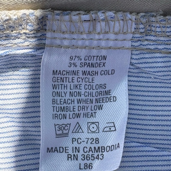 Izod Women’s Classic Tan Chino Bermuda Walking Shorts Size 8 - Picture 6 of 6